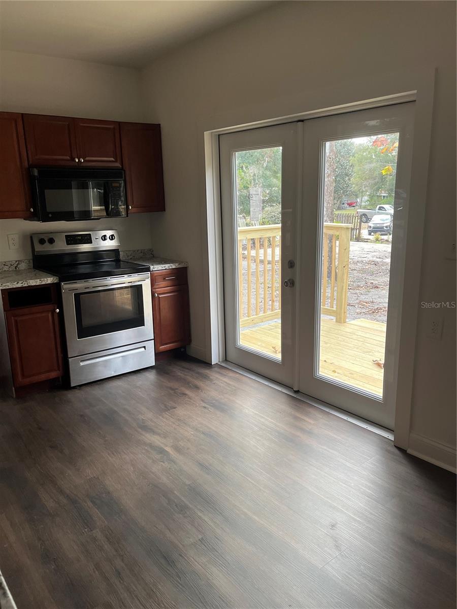 Image 39 of 76 For 704 Euclid Avenue