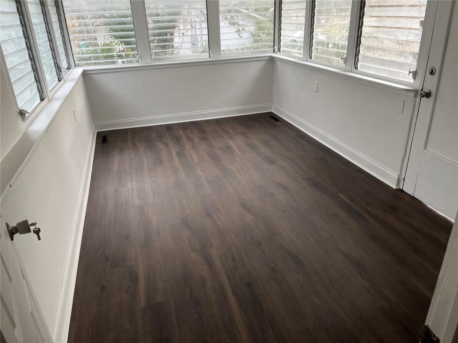 Image 48 of 76 For 704 Euclid Avenue