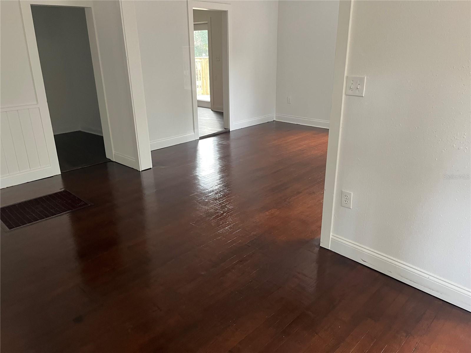 Image 54 of 76 For 704 Euclid Avenue