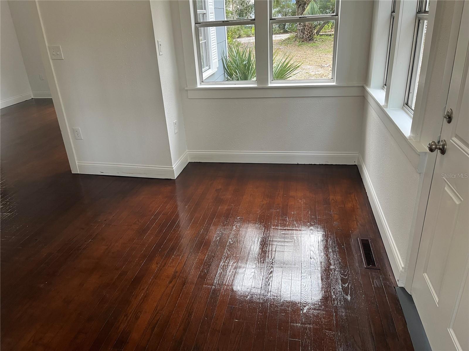 Image 55 of 76 For 704 Euclid Avenue