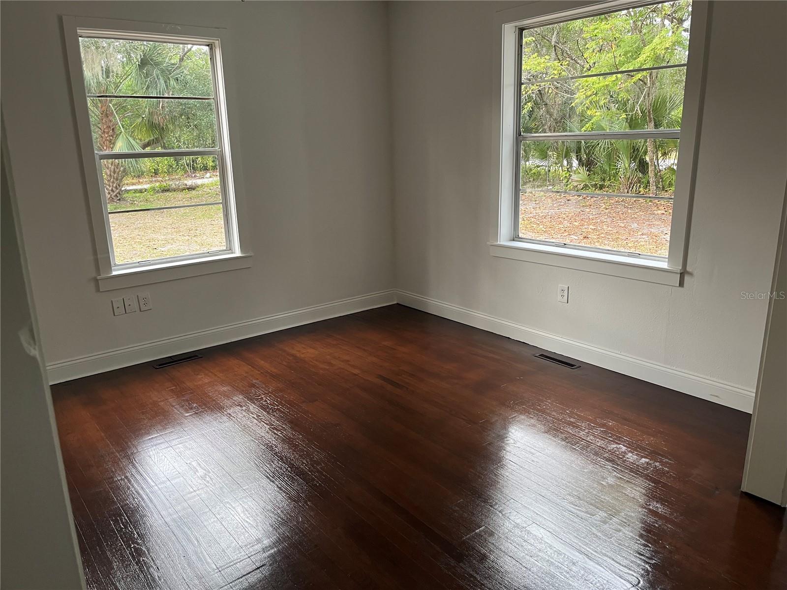 Image 57 of 76 For 704 Euclid Avenue