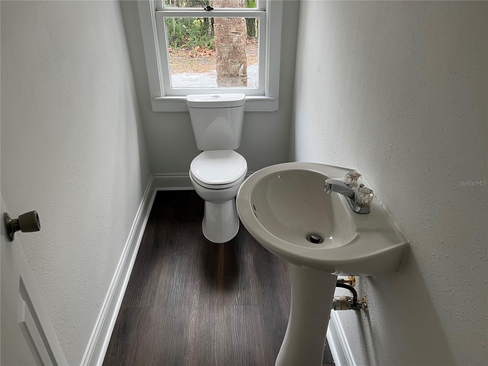 Image 71 of 76 For 704 Euclid Avenue