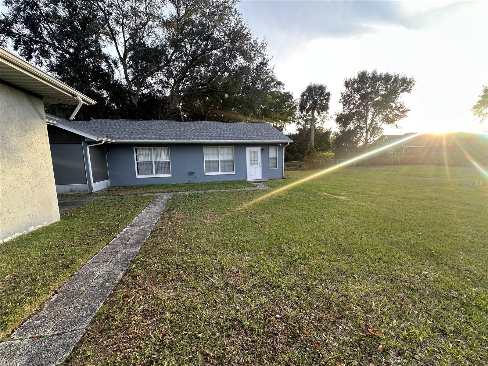 Image 12 of 44 For 1002 Shawnda Lane