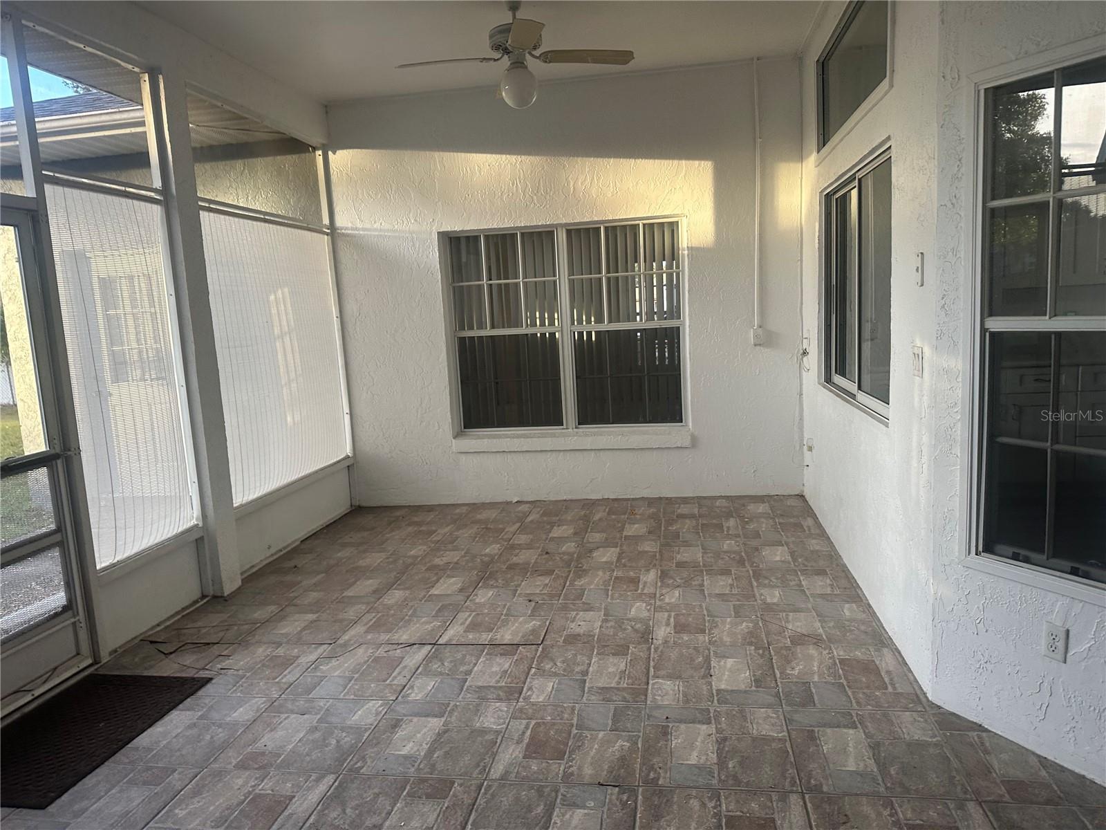 Image 15 of 44 For 1002 Shawnda Lane