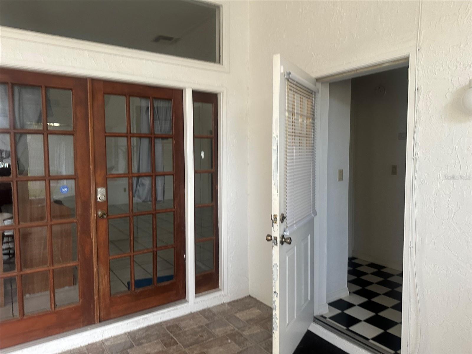 Image 17 of 44 For 1002 Shawnda Lane