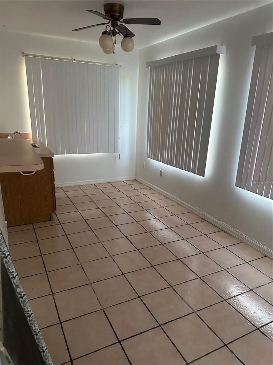 Image 20 of 44 For 1002 Shawnda Lane