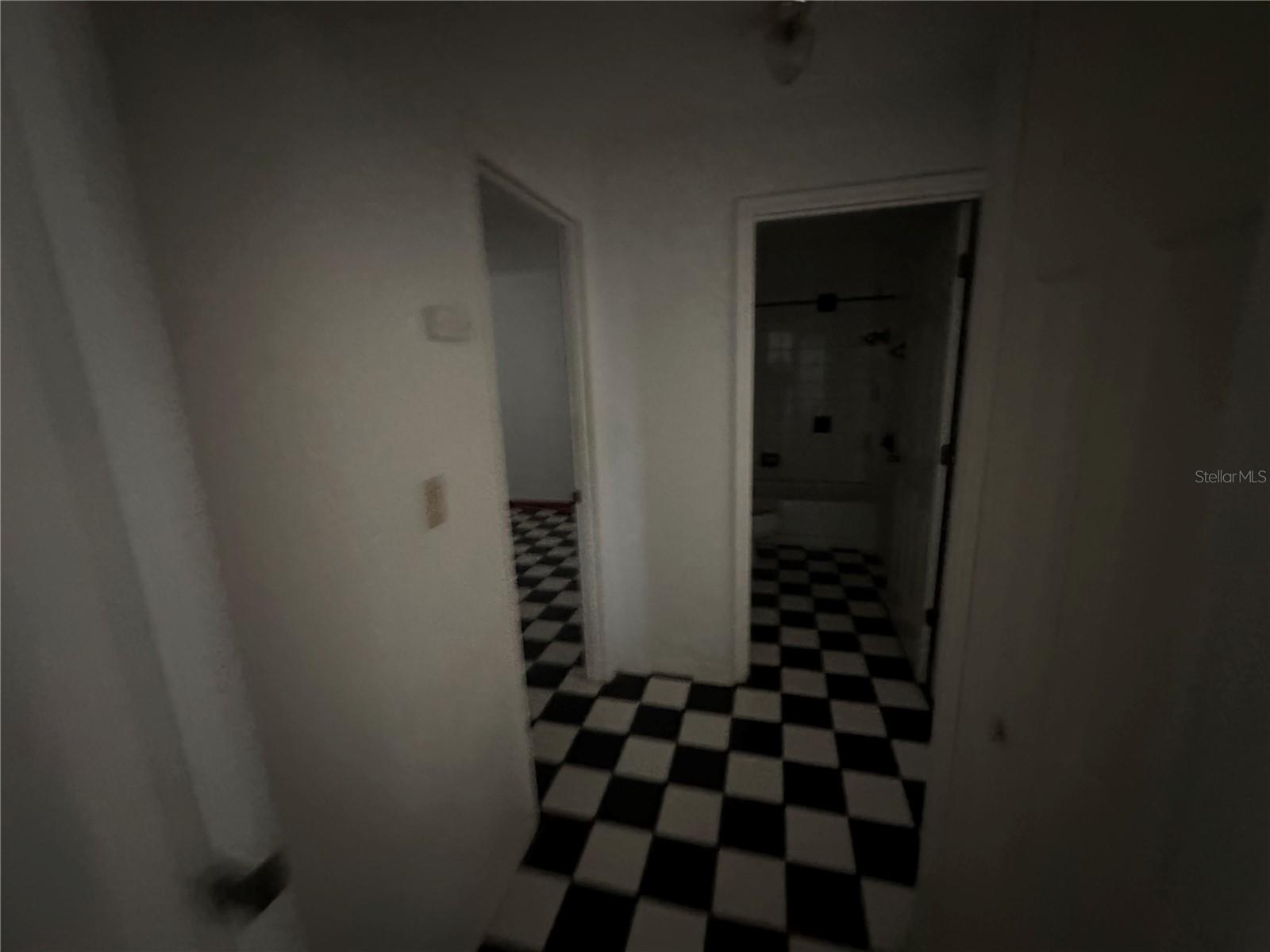 Image 24 of 44 For 1002 Shawnda Lane