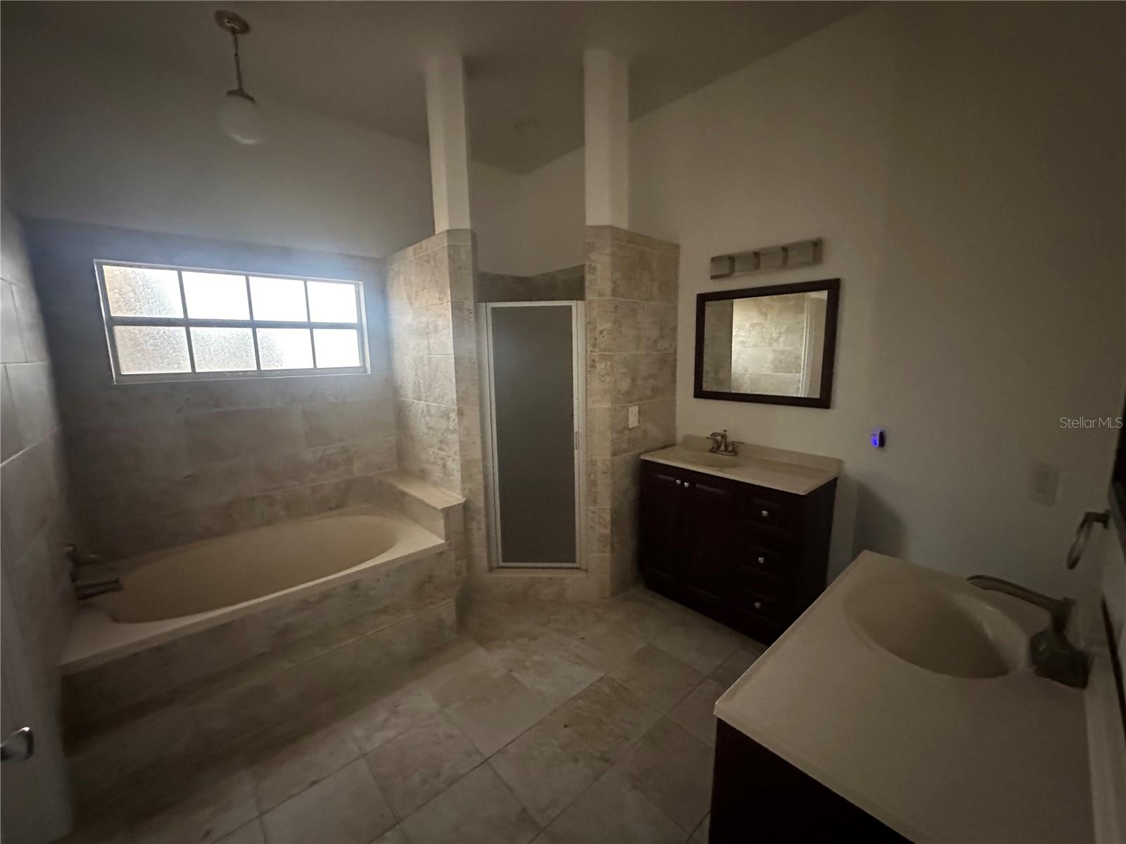 Image 26 of 44 For 1002 Shawnda Lane