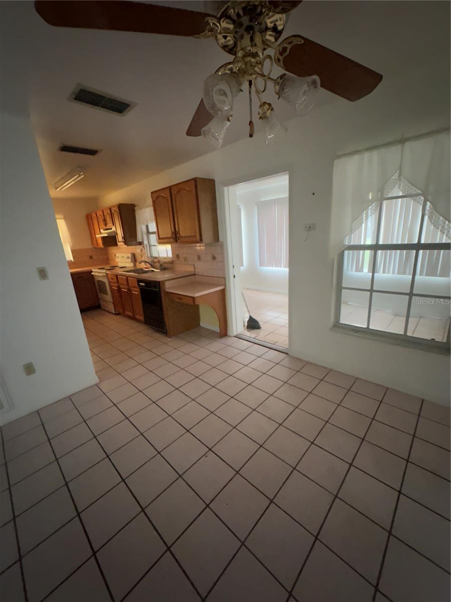 Image 29 of 44 For 1002 Shawnda Lane