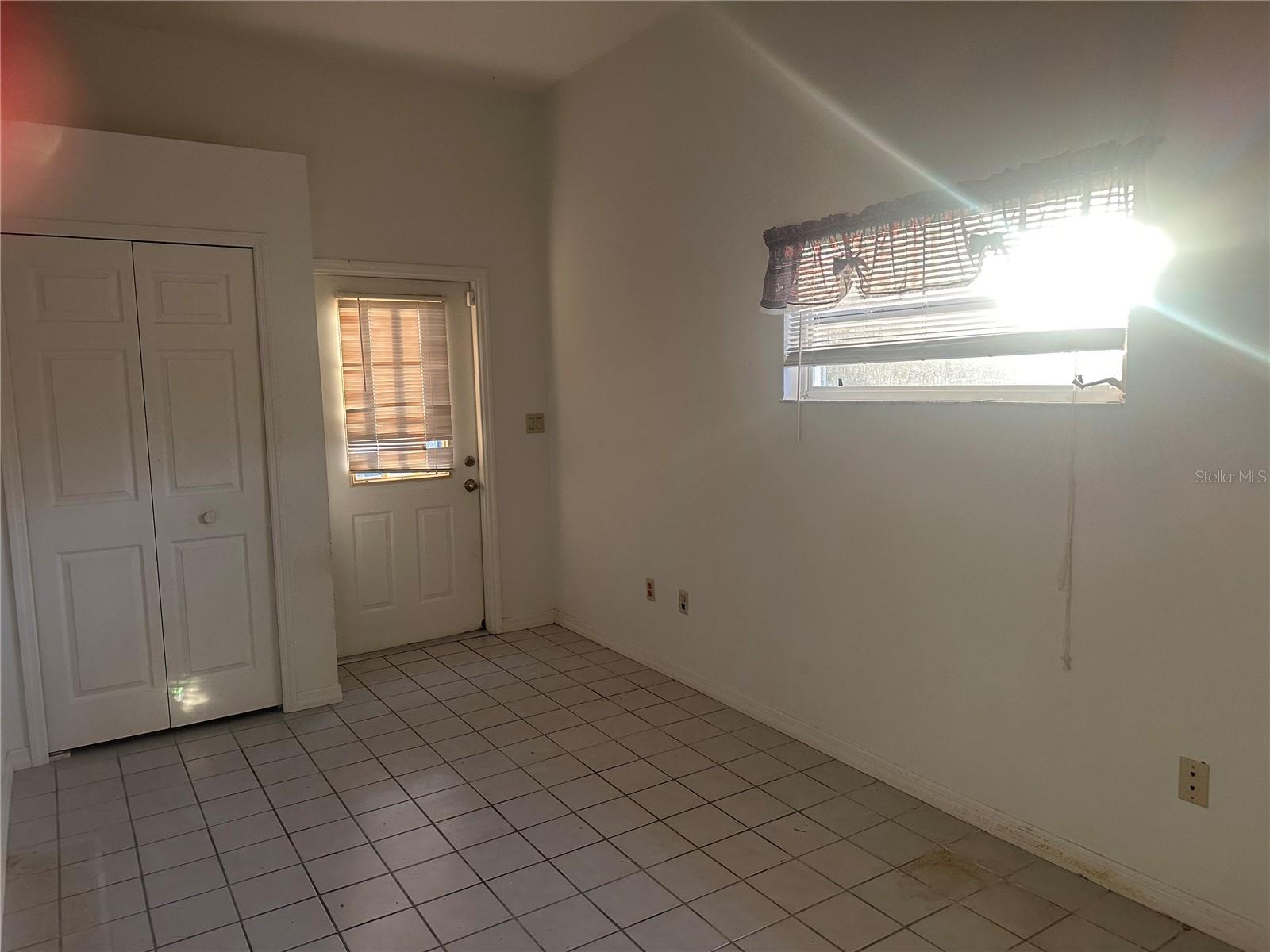 Image 32 of 44 For 1002 Shawnda Lane