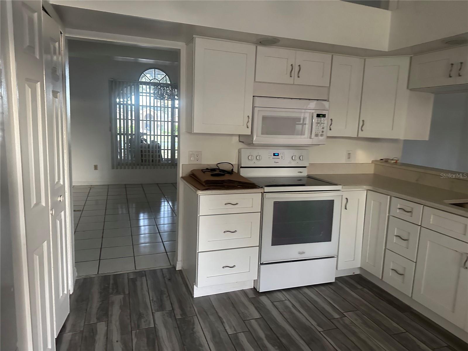 Image 33 of 44 For 1002 Shawnda Lane