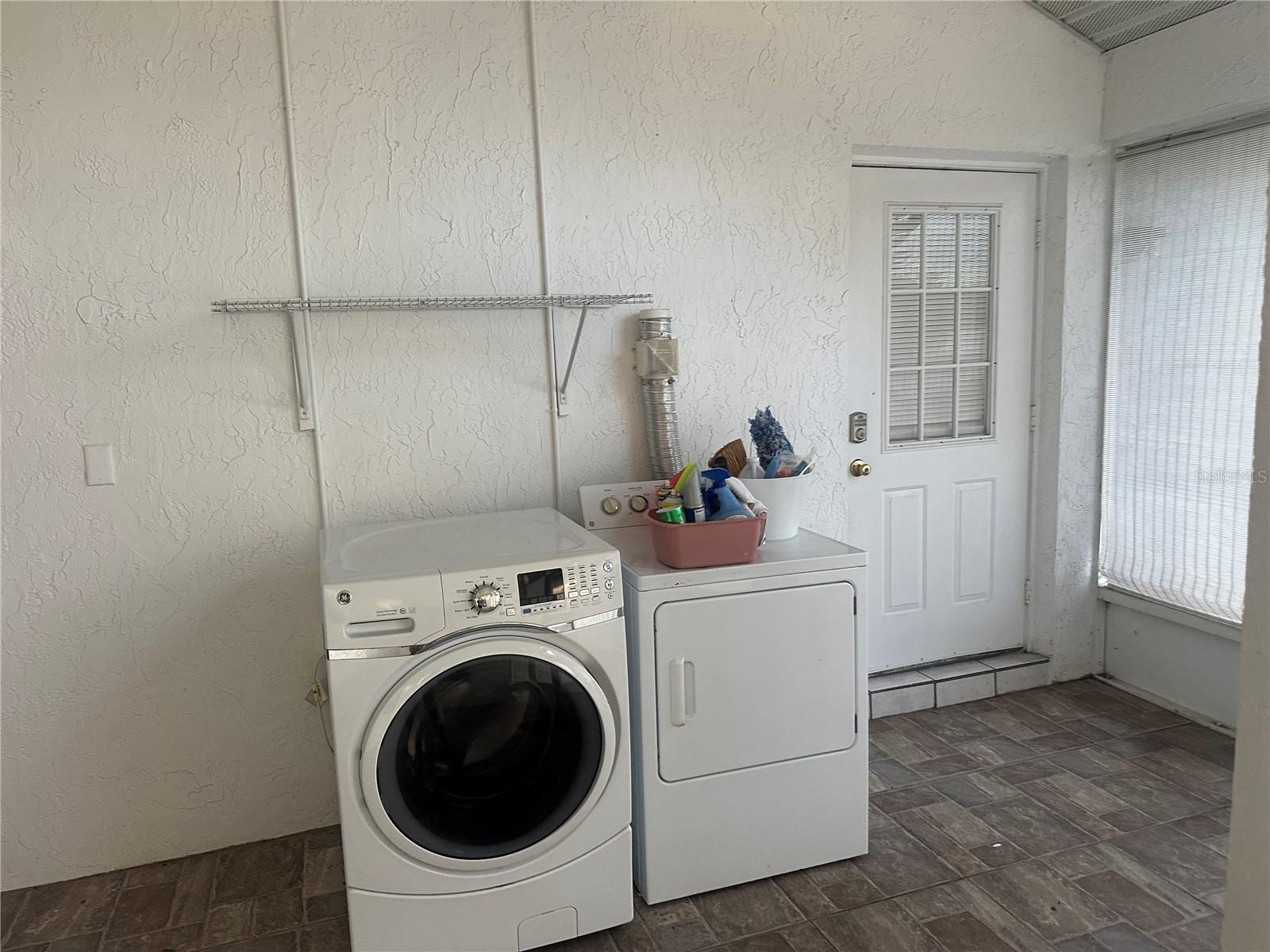 Image 39 of 44 For 1002 Shawnda Lane