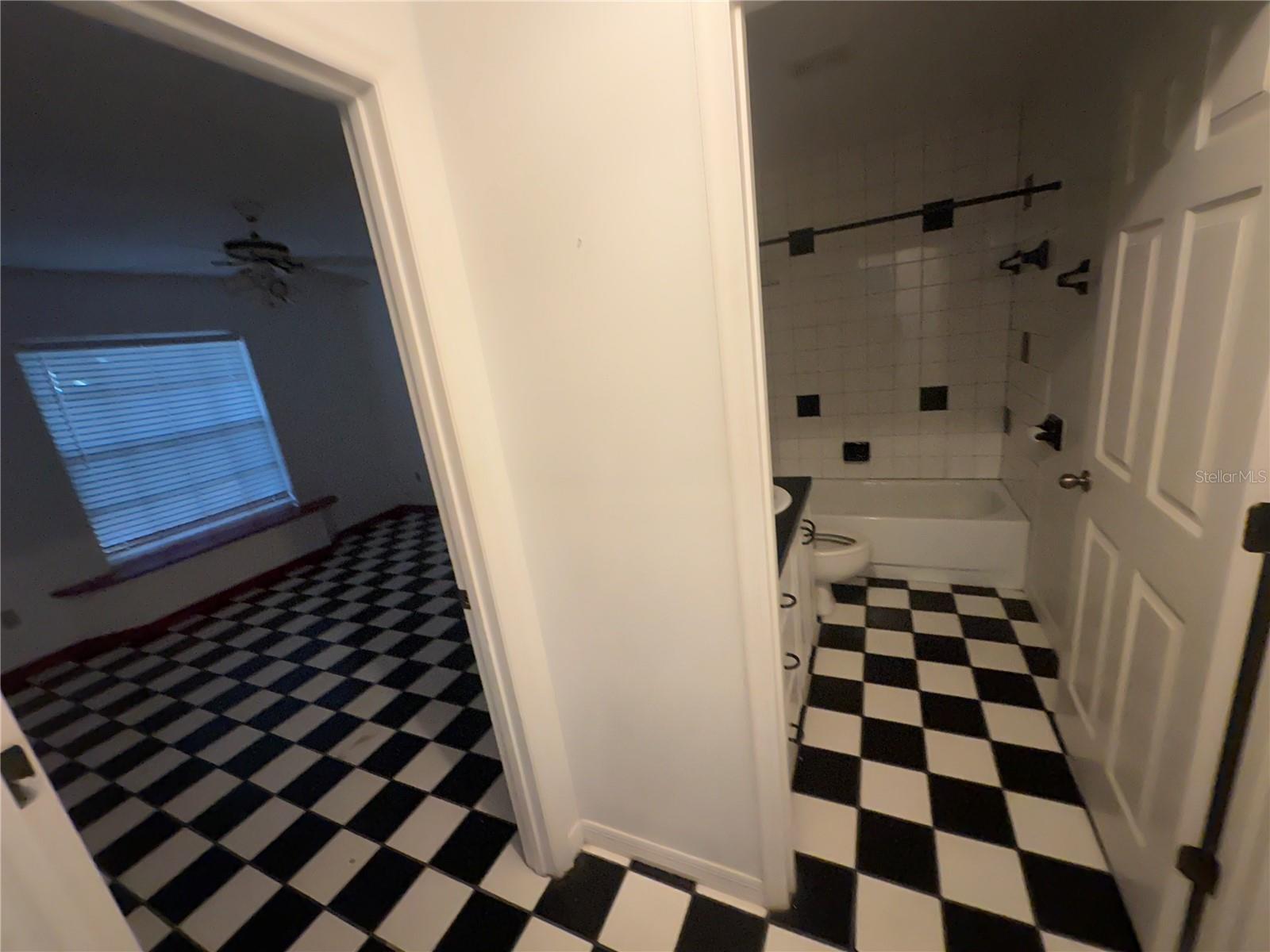 Image 42 of 44 For 1002 Shawnda Lane