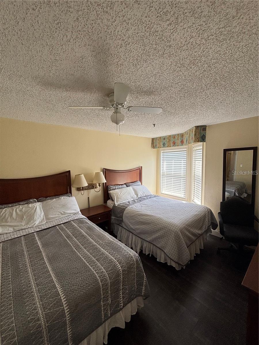 Image 10 of 20 For 3100 Parkway Boulevard 123