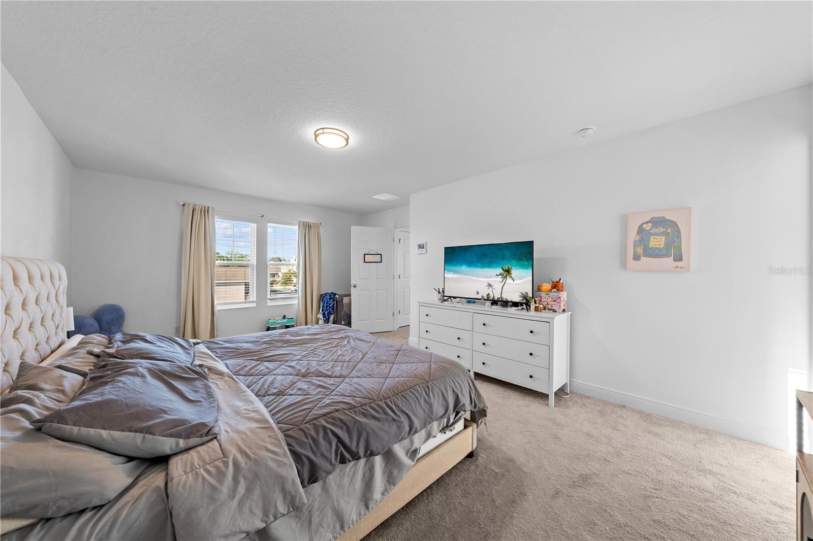 Image 17 of 80 For 5056 Center Court