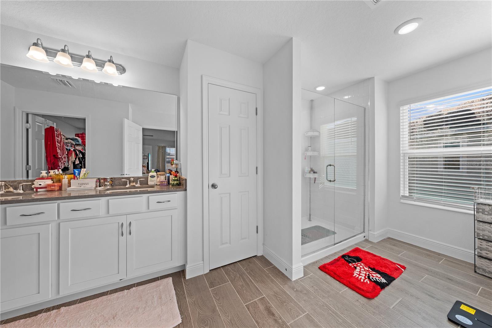 Image 18 of 80 For 5056 Center Court