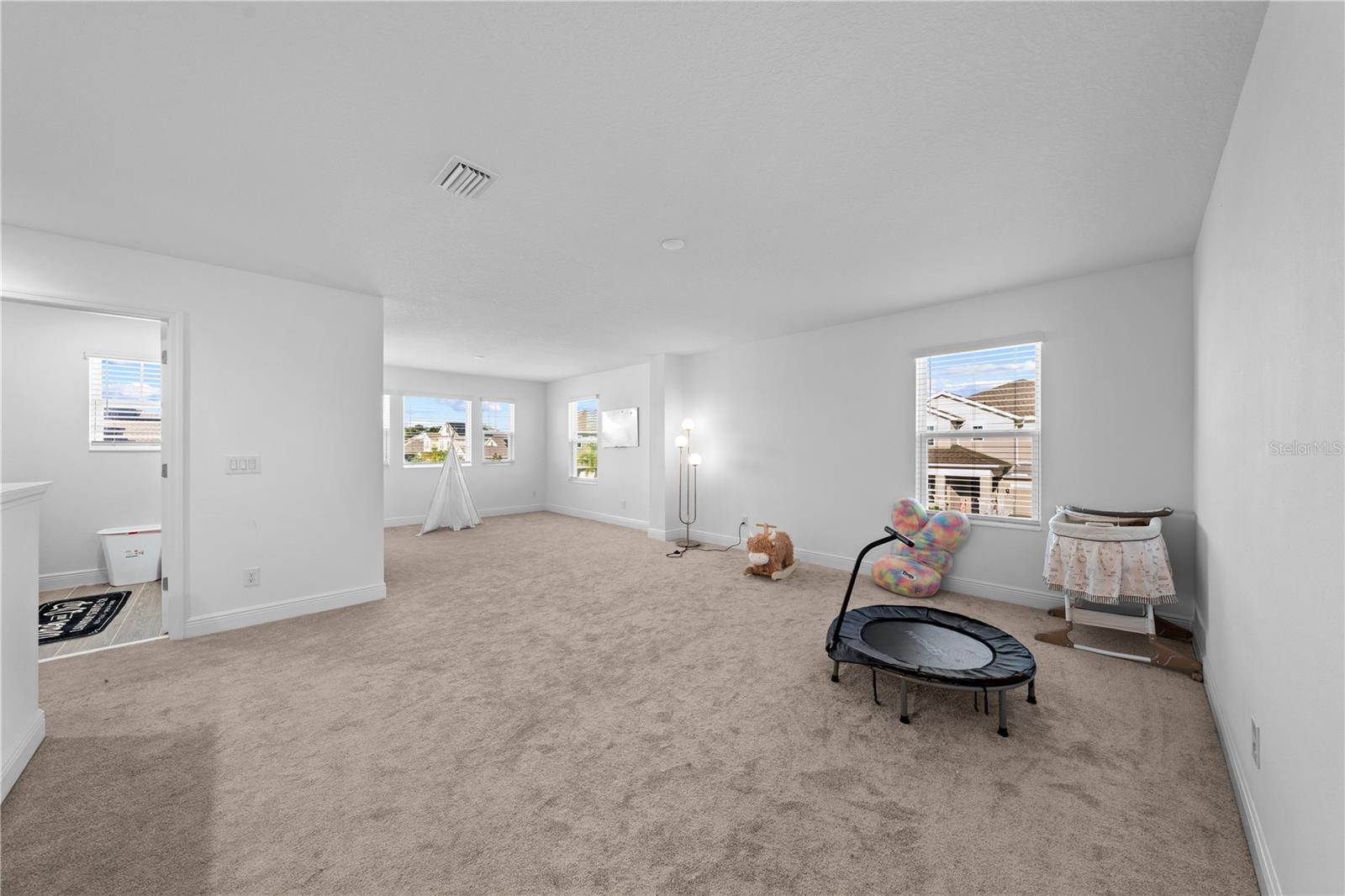 Image 22 of 80 For 5056 Center Court