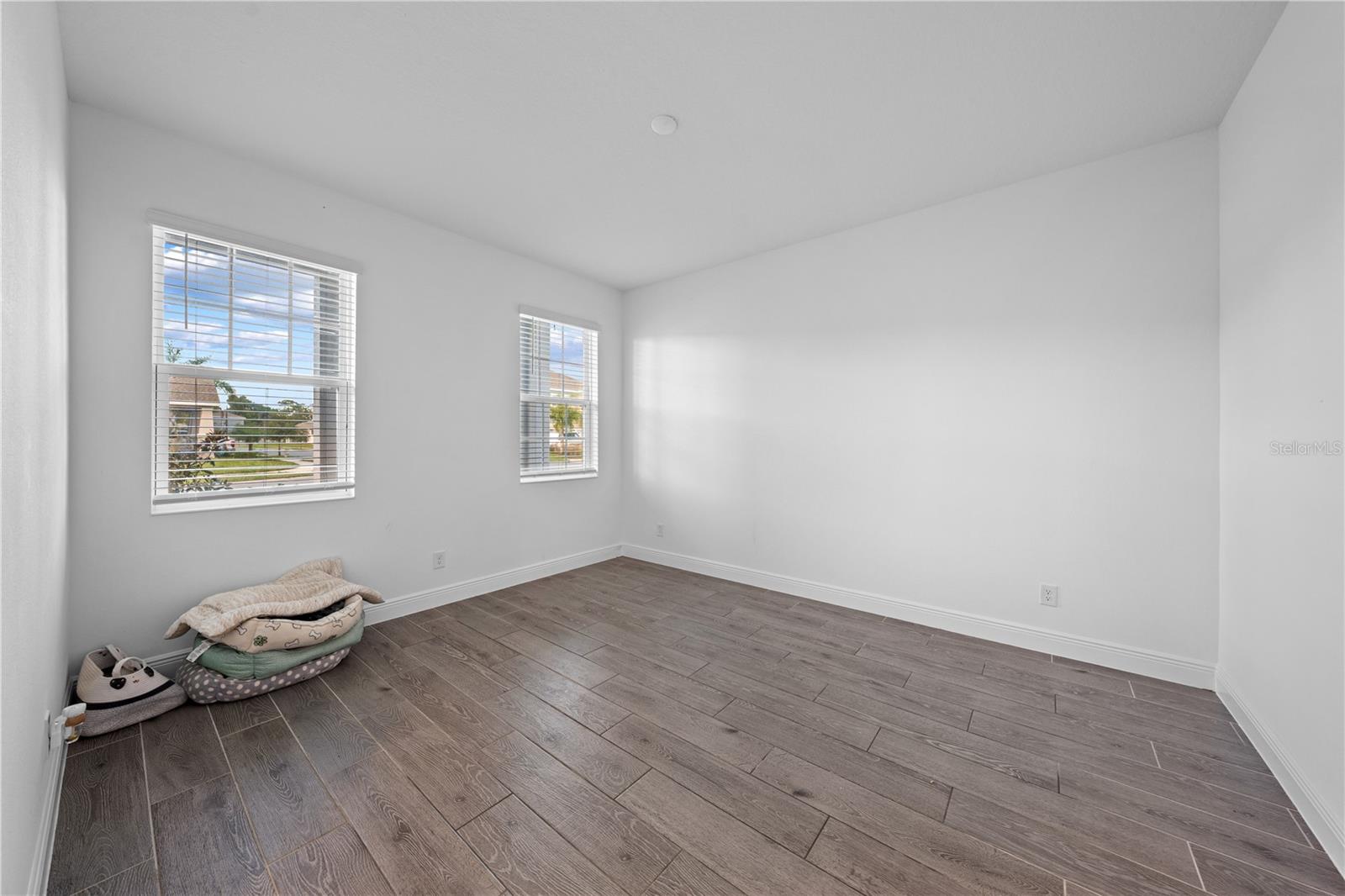 Image 32 of 80 For 5056 Center Court