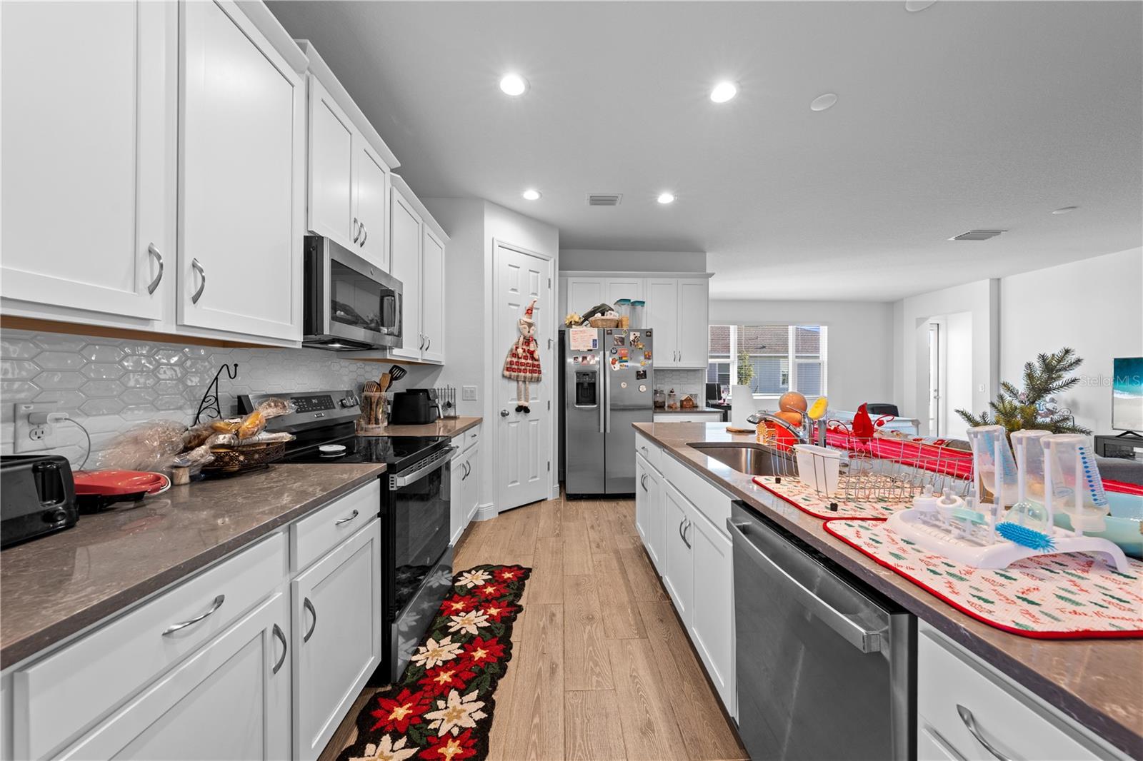 Image 35 of 80 For 5056 Center Court