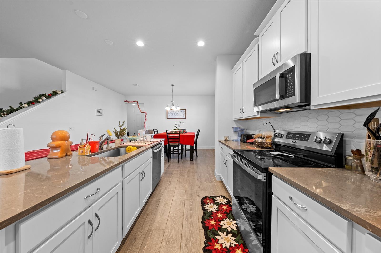 Image 37 of 80 For 5056 Center Court