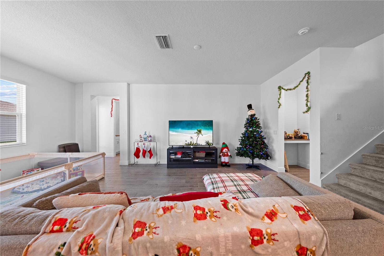 Image 47 of 80 For 5056 Center Court