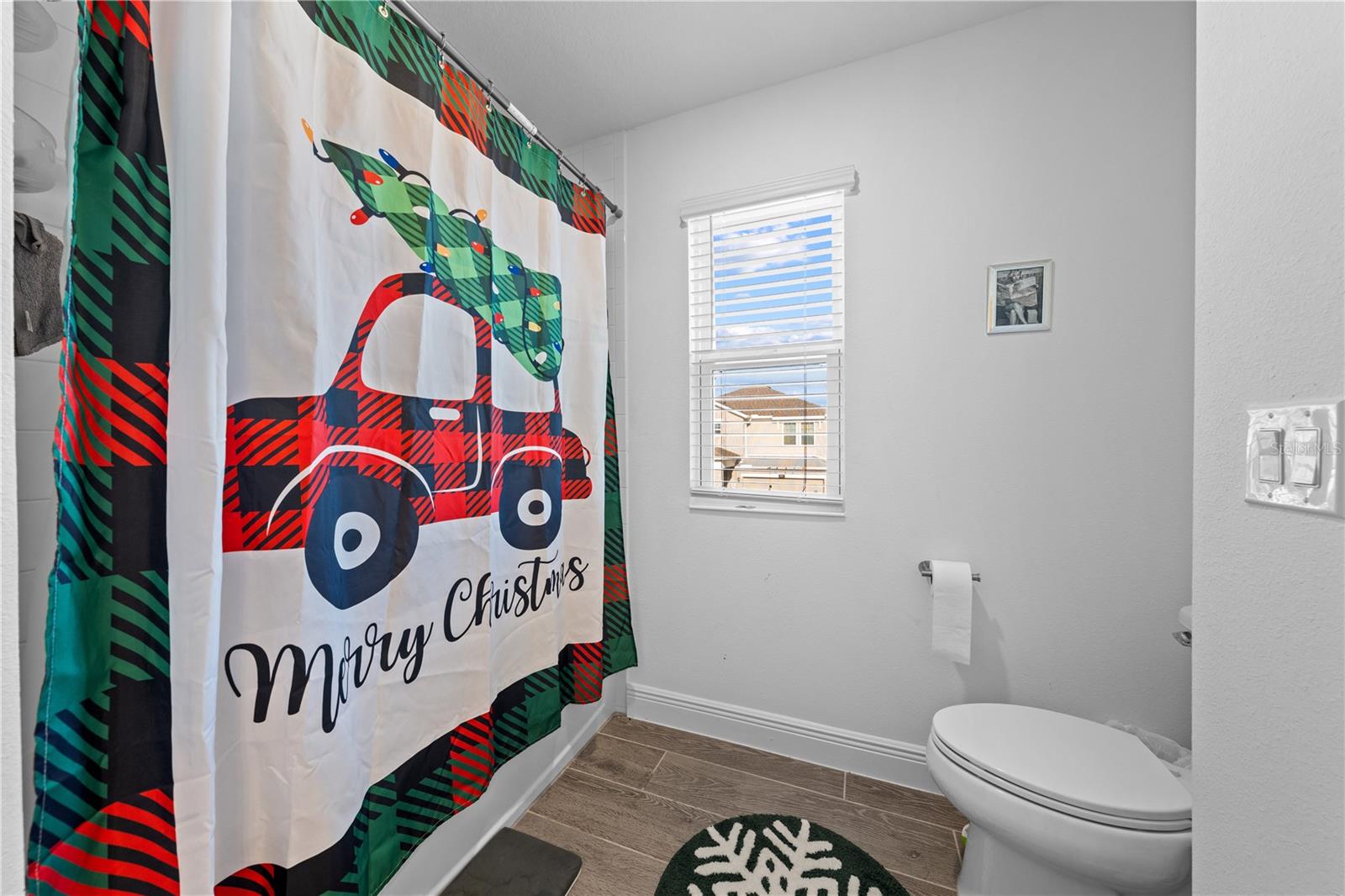 Image 8 of 80 For 5056 Center Court