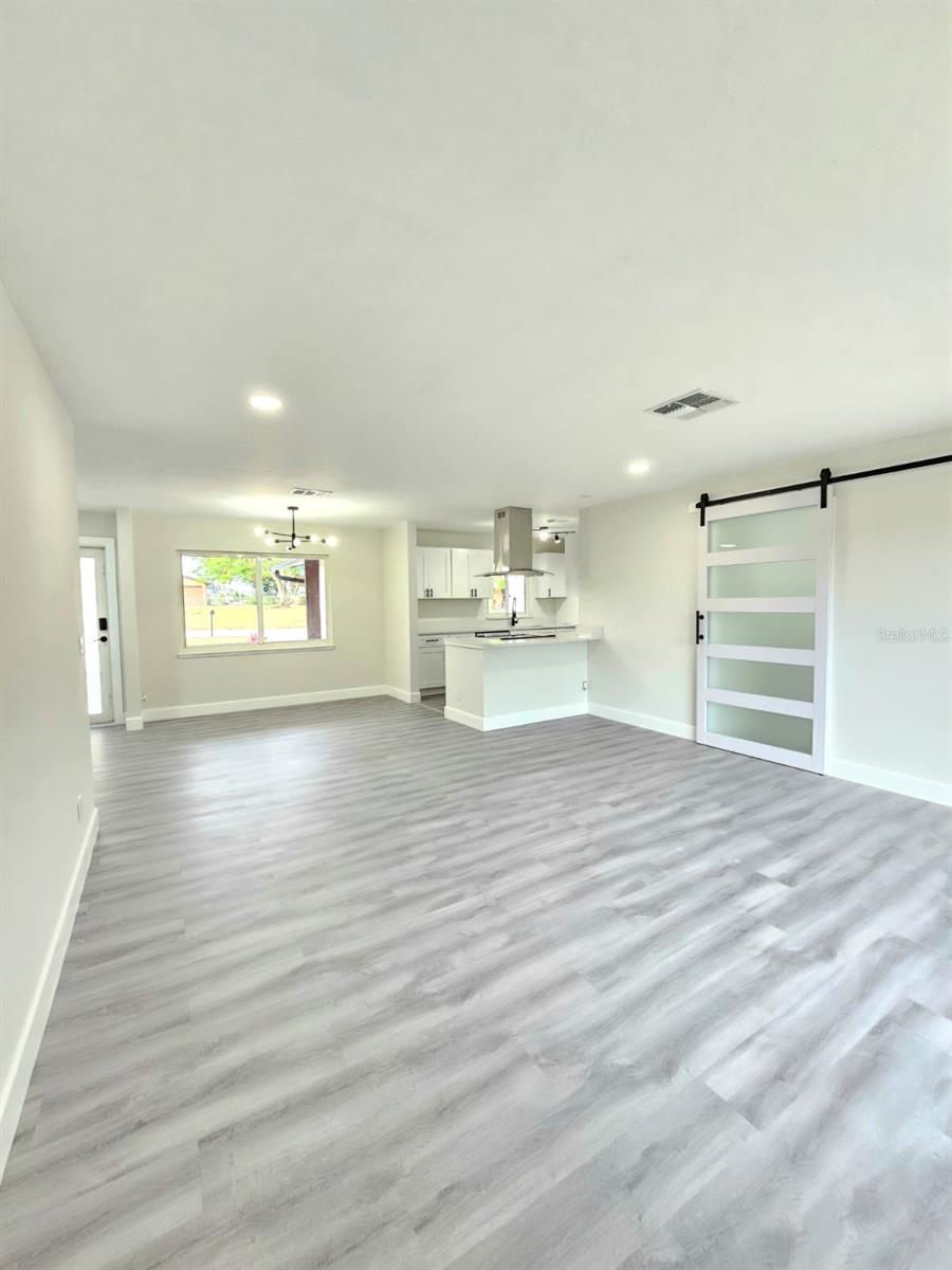 Image 19 of 38 For 805 Highland Terrace