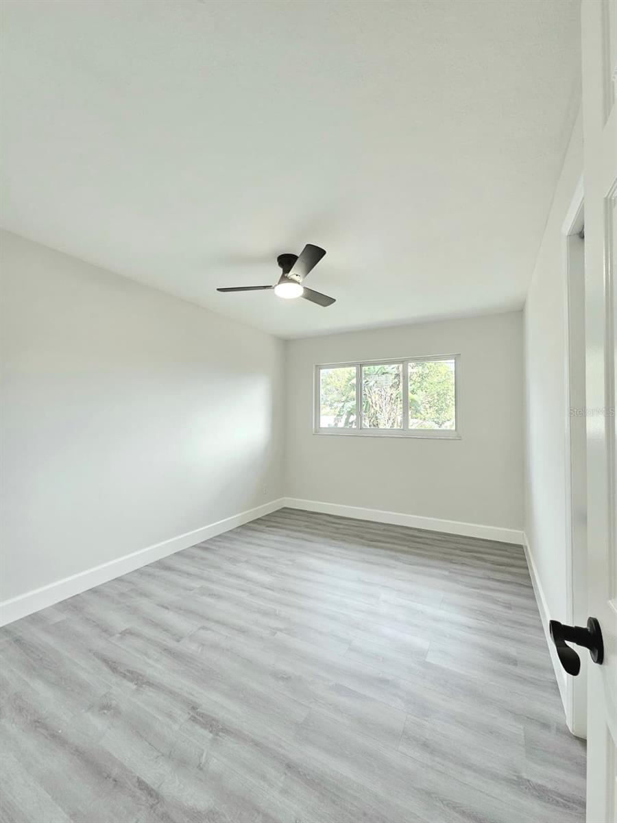 Image 27 of 38 For 805 Highland Terrace