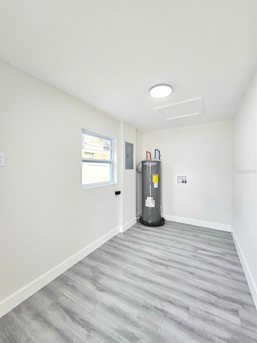 Image 31 of 38 For 805 Highland Terrace