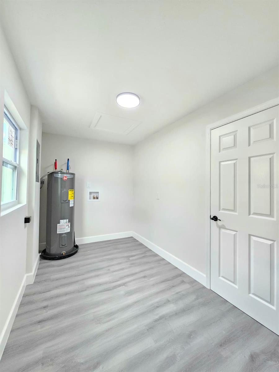 Image 32 of 38 For 805 Highland Terrace