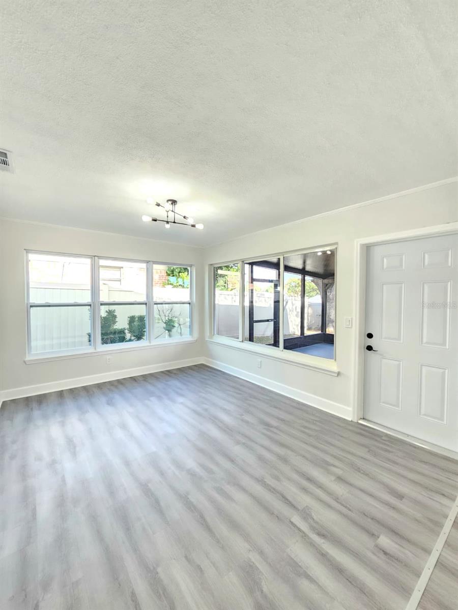 Image 33 of 38 For 805 Highland Terrace