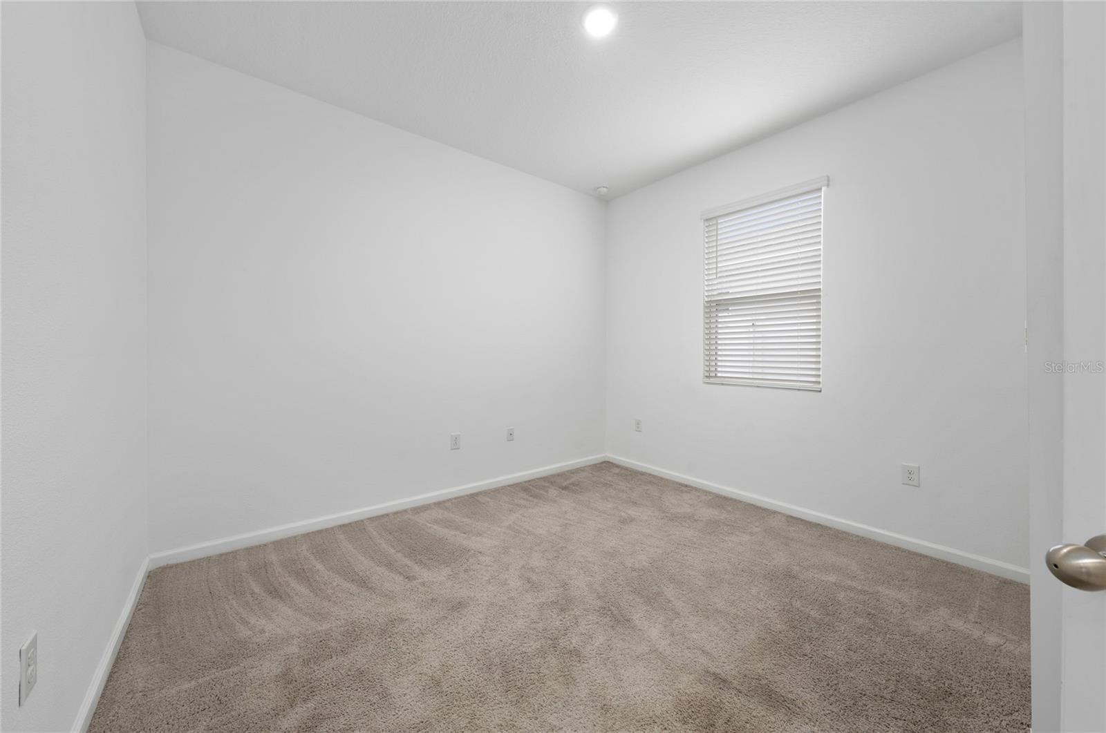 Image 18 of 27 For 1133 Mattie Pointe Boulevard