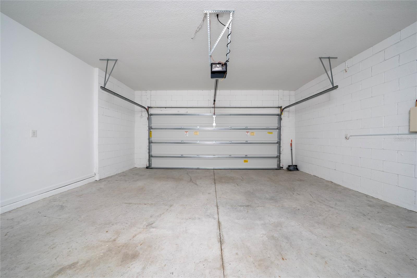 Image 23 of 27 For 1133 Mattie Pointe Boulevard