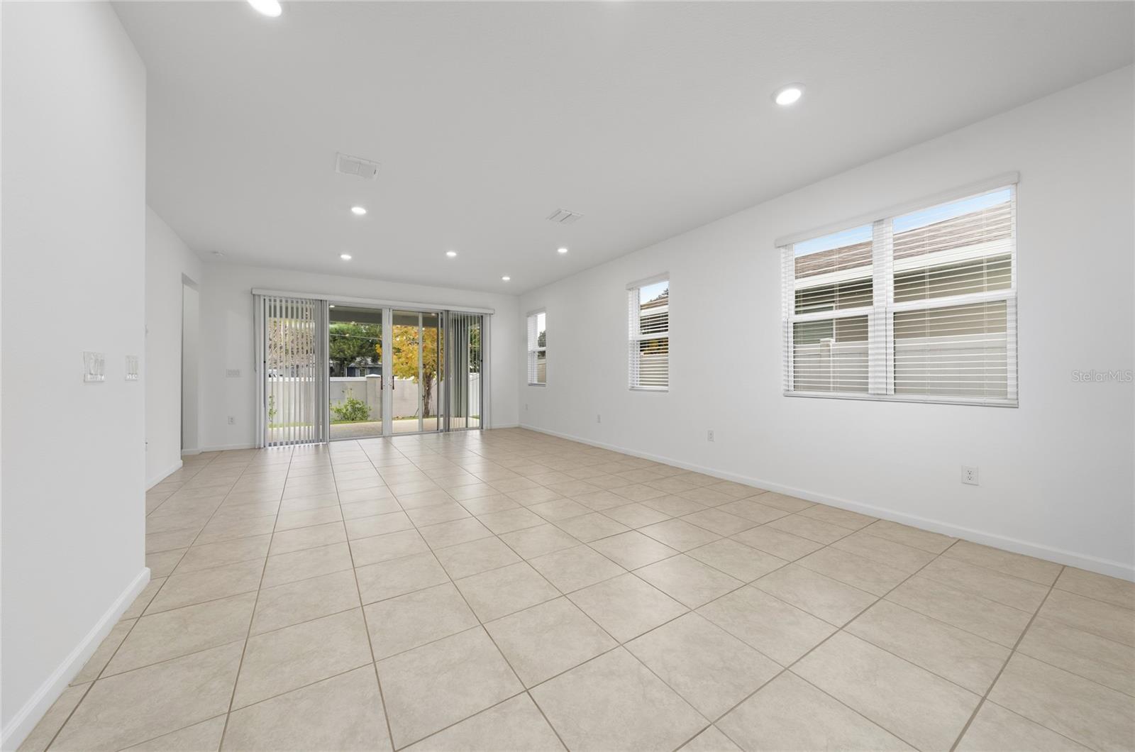 Image 4 of 27 For 1133 Mattie Pointe Boulevard