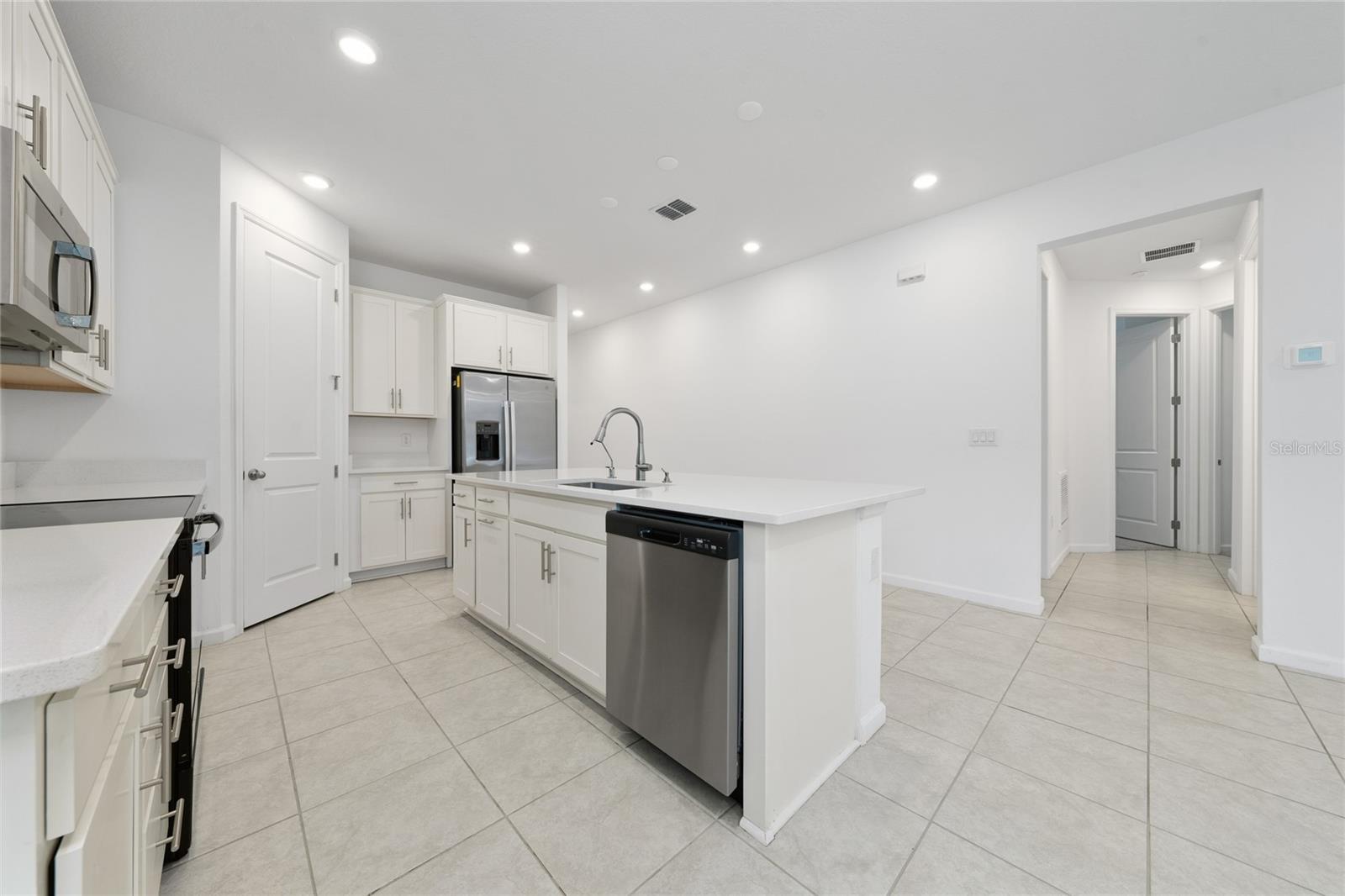 Image 6 of 27 For 1133 Mattie Pointe Boulevard