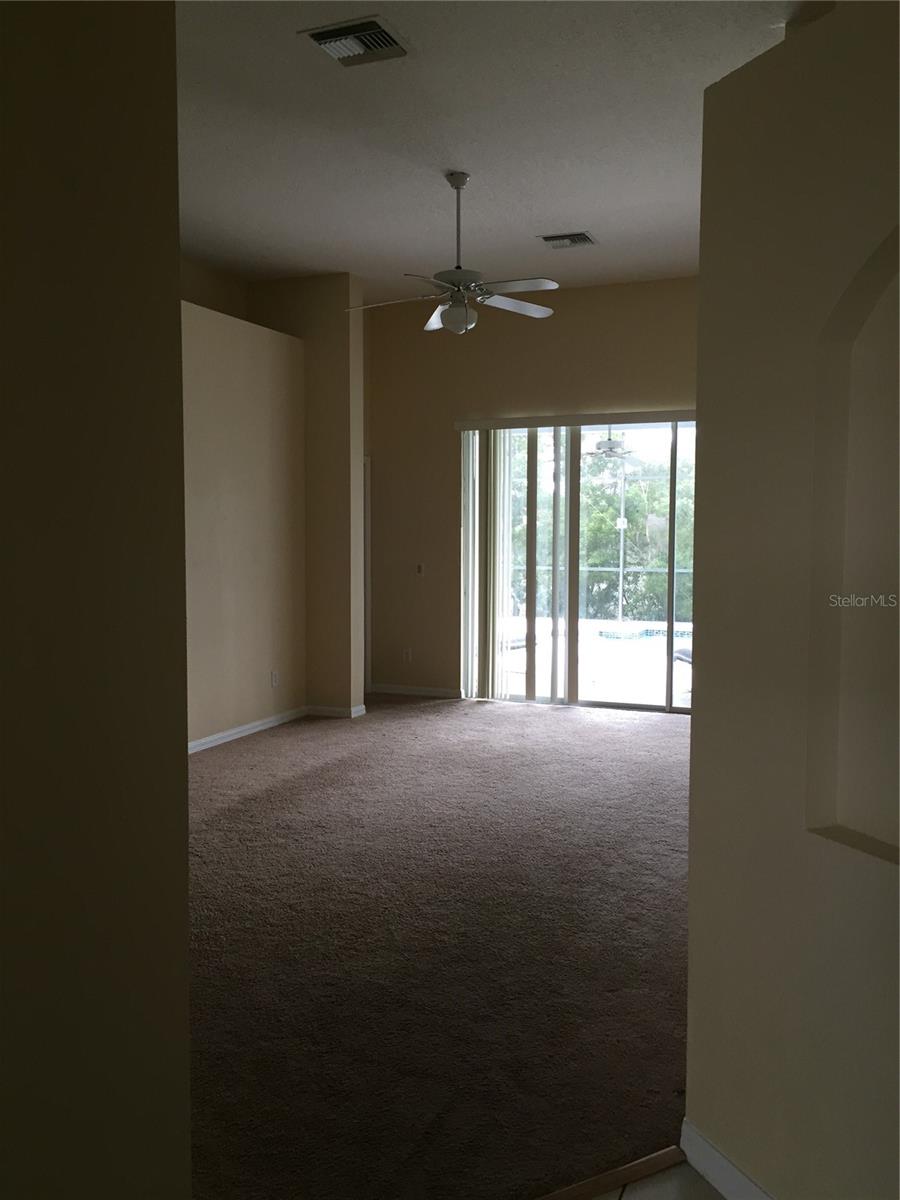 Image 21 of 23 For 456 Calabay Parc Boulevard