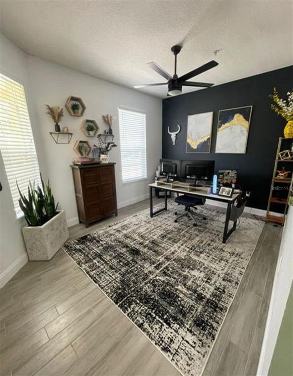 Image 4 of 12 For 10400 Eastpark Woods Dr