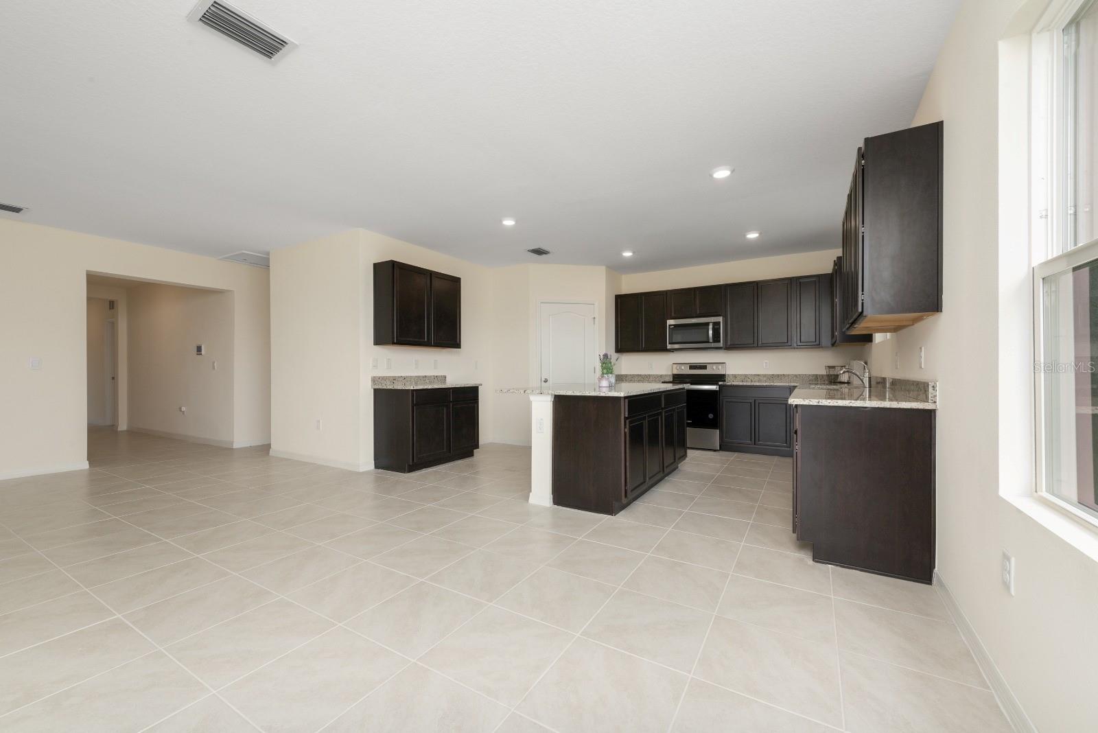 Image 17 of 39 For 4042 Alissa Lane