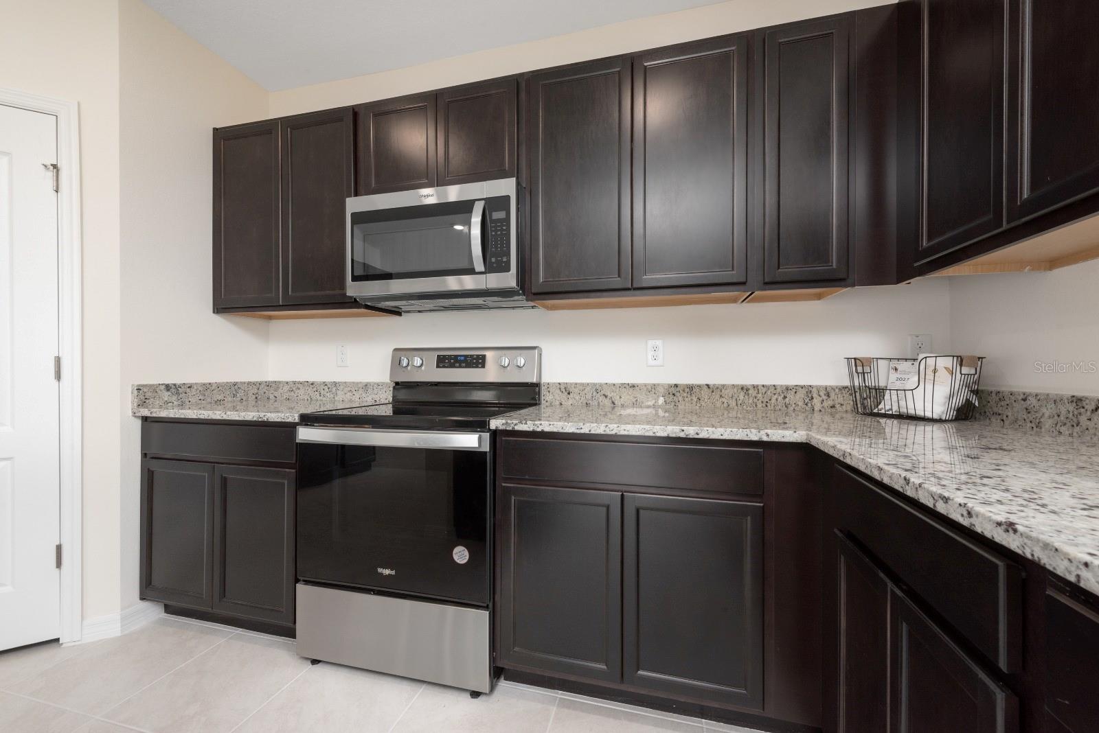 Image 18 of 39 For 4042 Alissa Lane