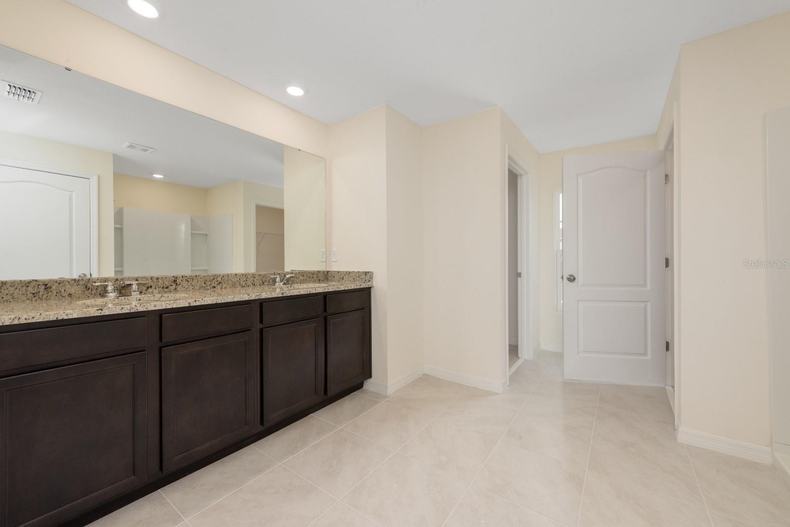 Image 24 of 39 For 4042 Alissa Lane