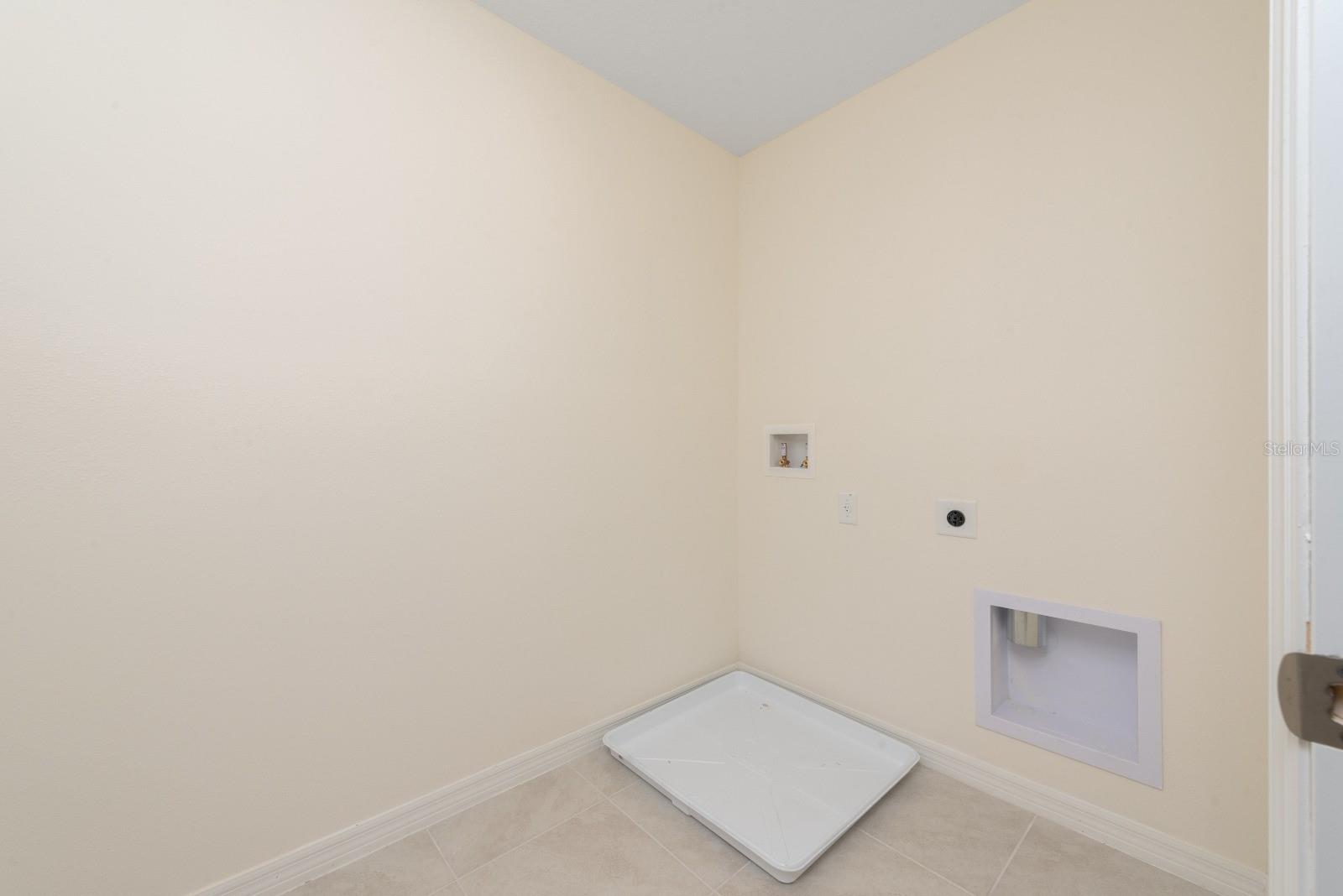 Image 29 of 39 For 4042 Alissa Lane