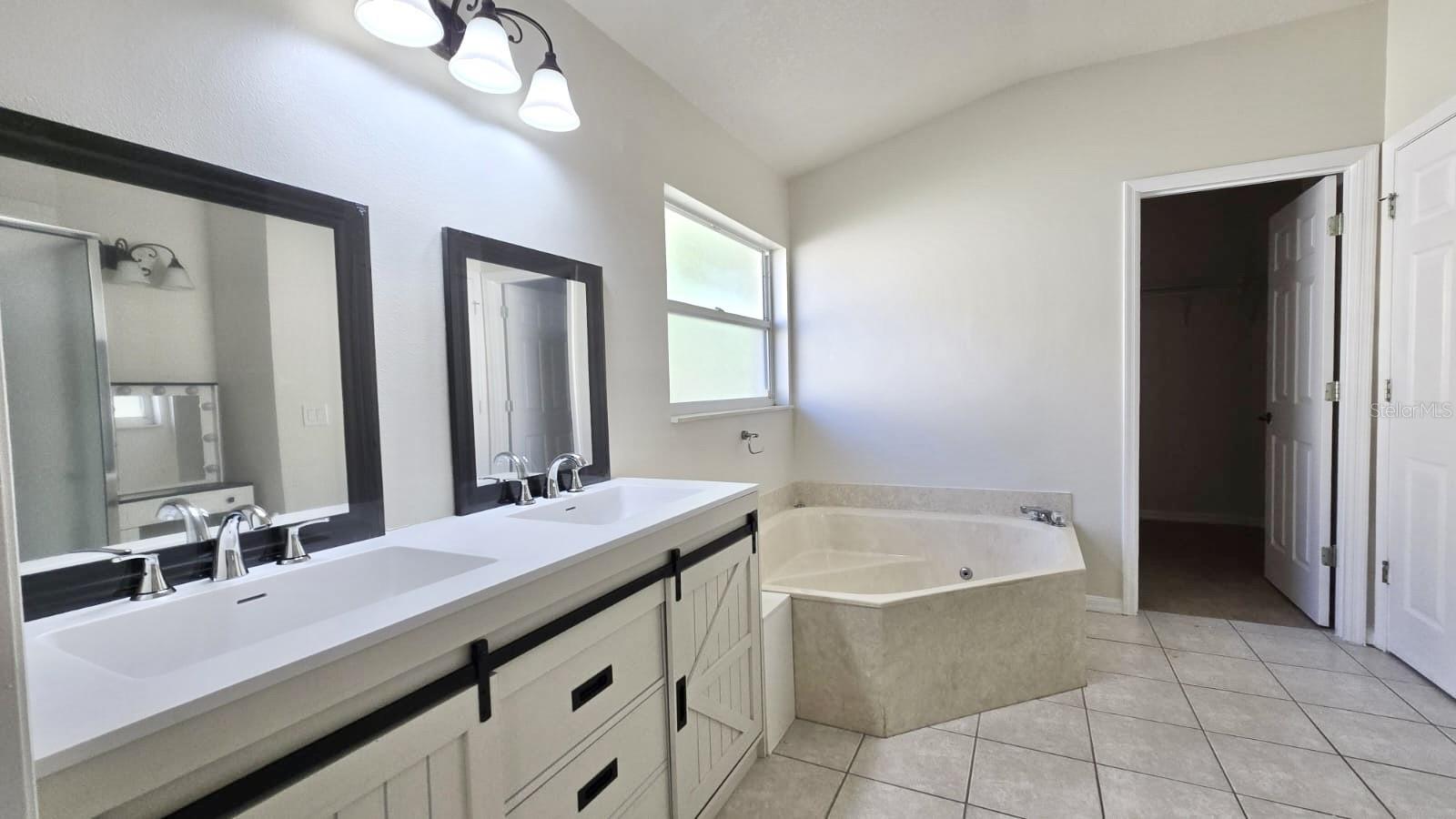 Image 7 of 12 For 12320 Bronson Way