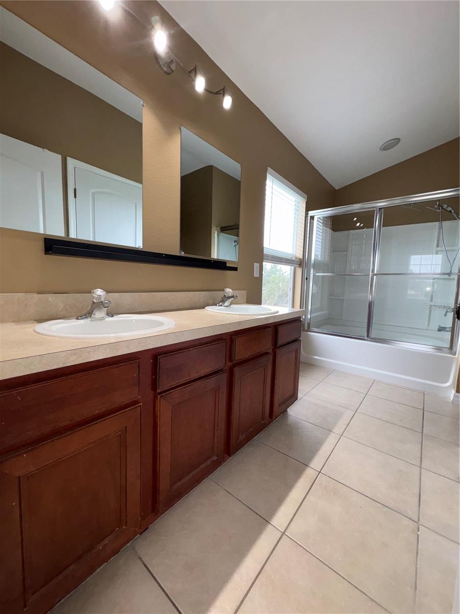 Image 12 of 23 For 1901 Estancia Circle A