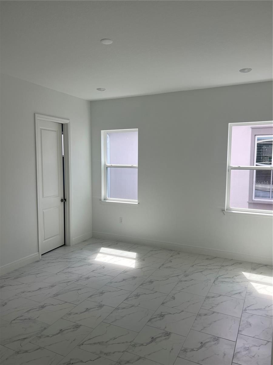 Image 12 of 16 For 10171 Pearson Avenue