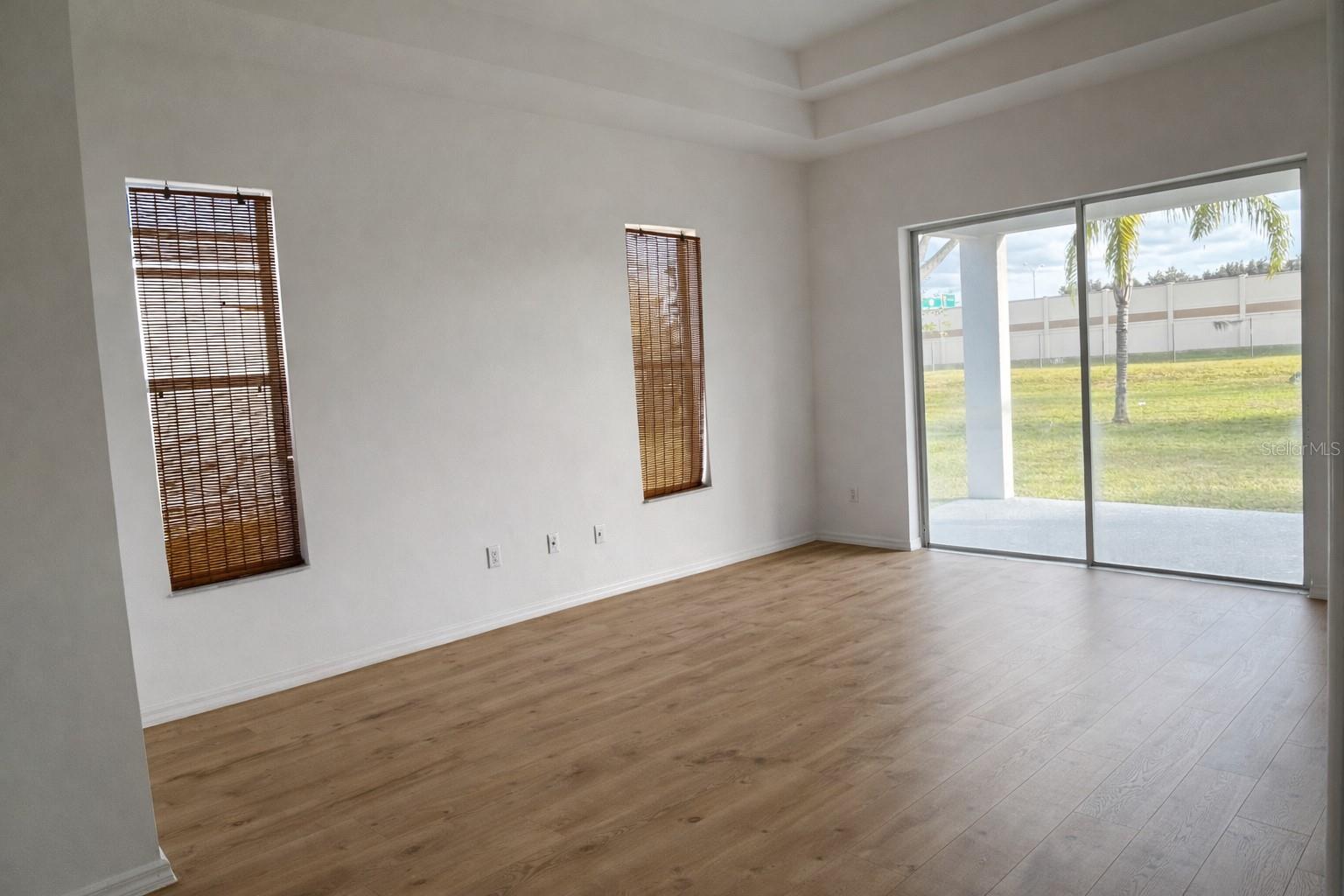 Image 10 of 28 For 927 Shadowmoss Drive