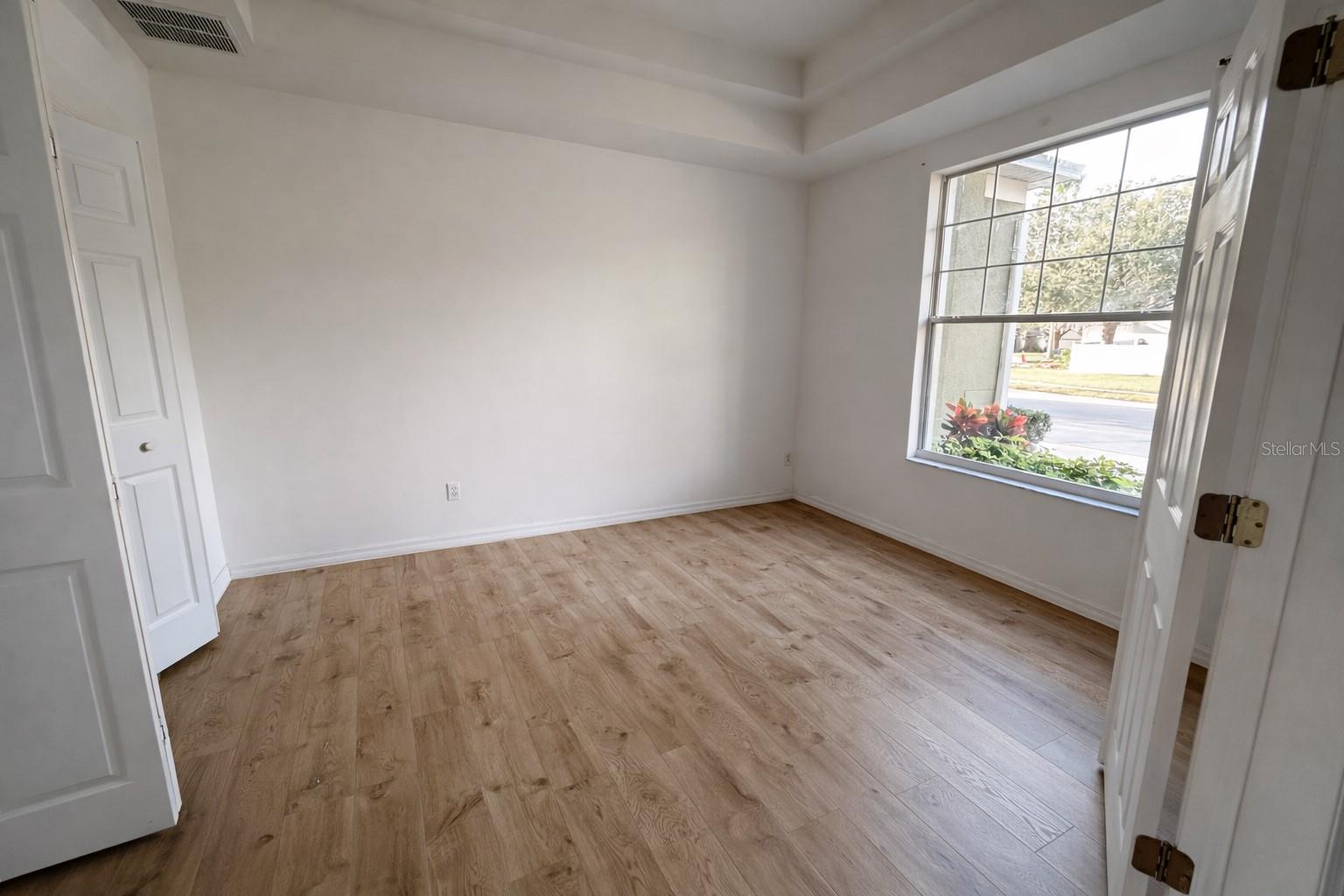 Image 16 of 28 For 927 Shadowmoss Drive