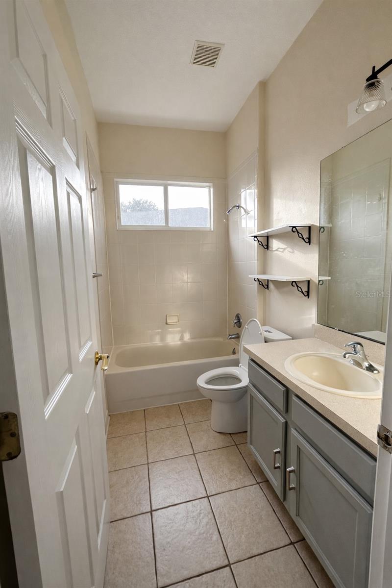 Image 20 of 28 For 927 Shadowmoss Drive