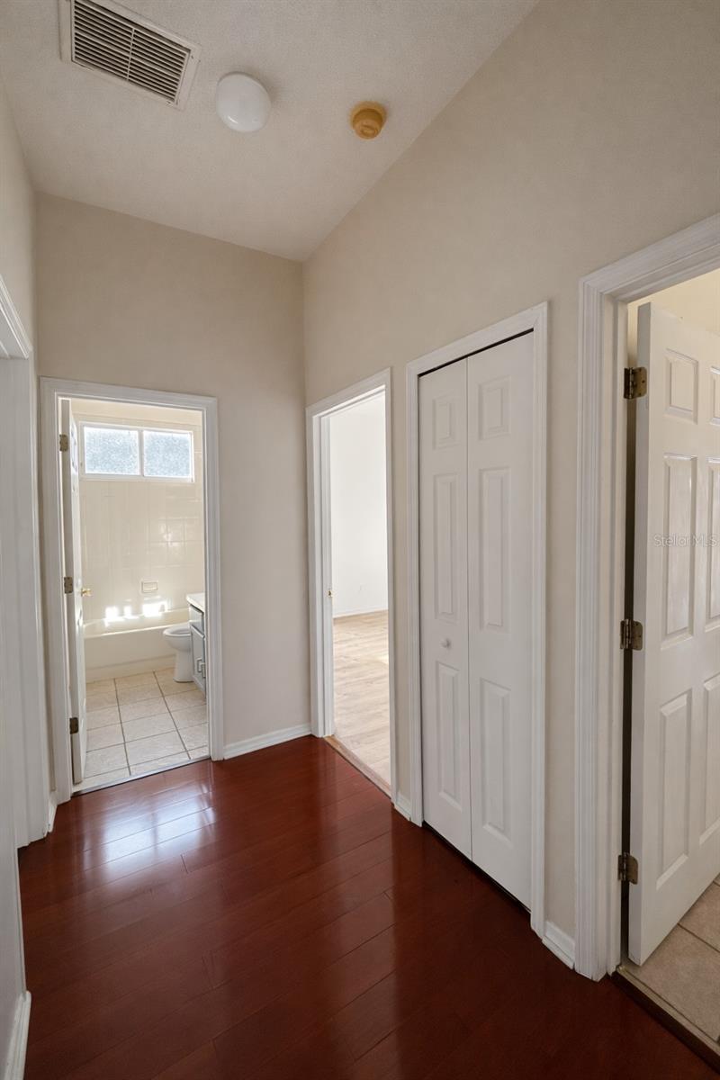 Image 22 of 28 For 927 Shadowmoss Drive