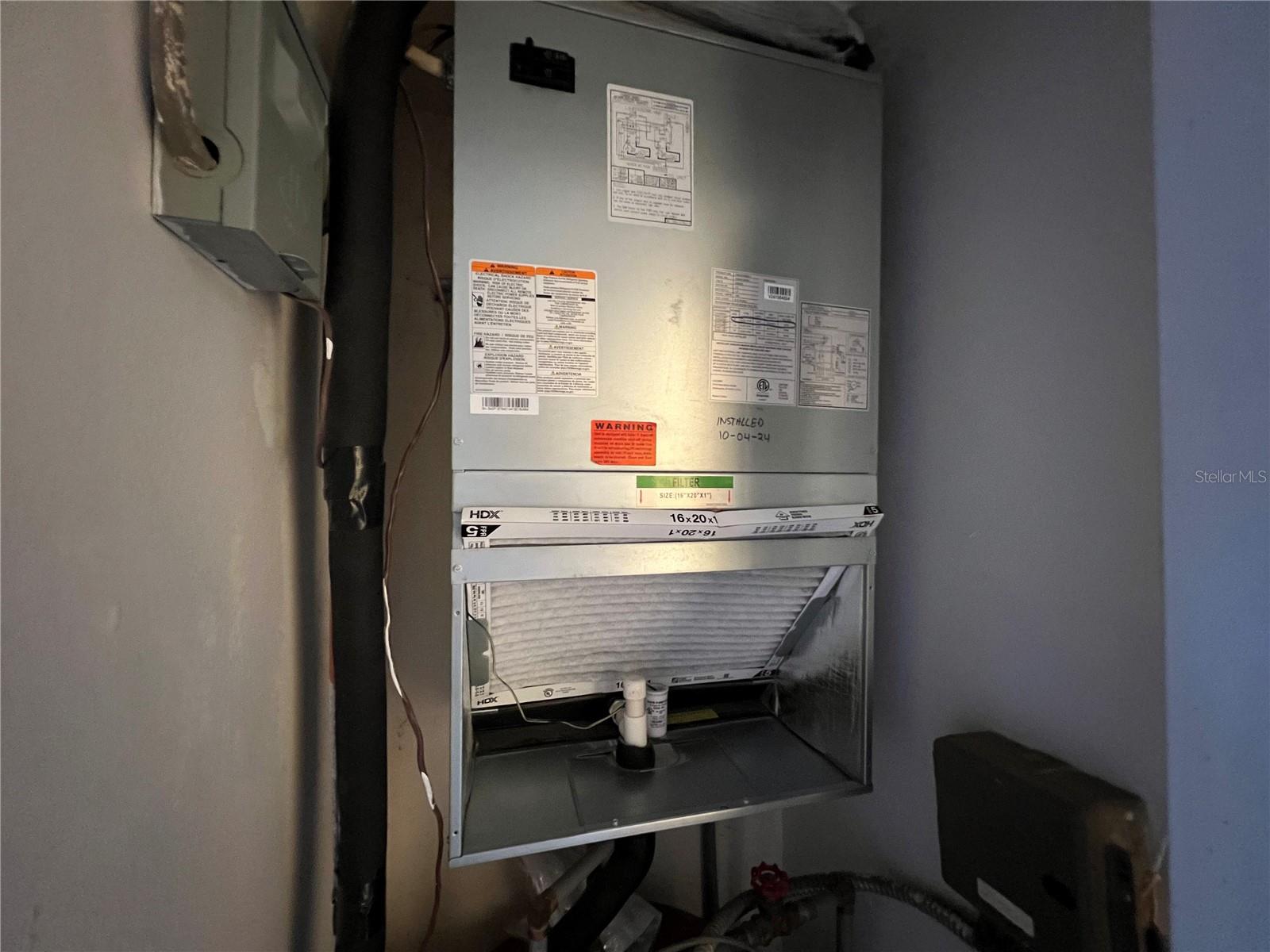 Image 20 of 25 For 3045 Aaron Burr Avenue 10