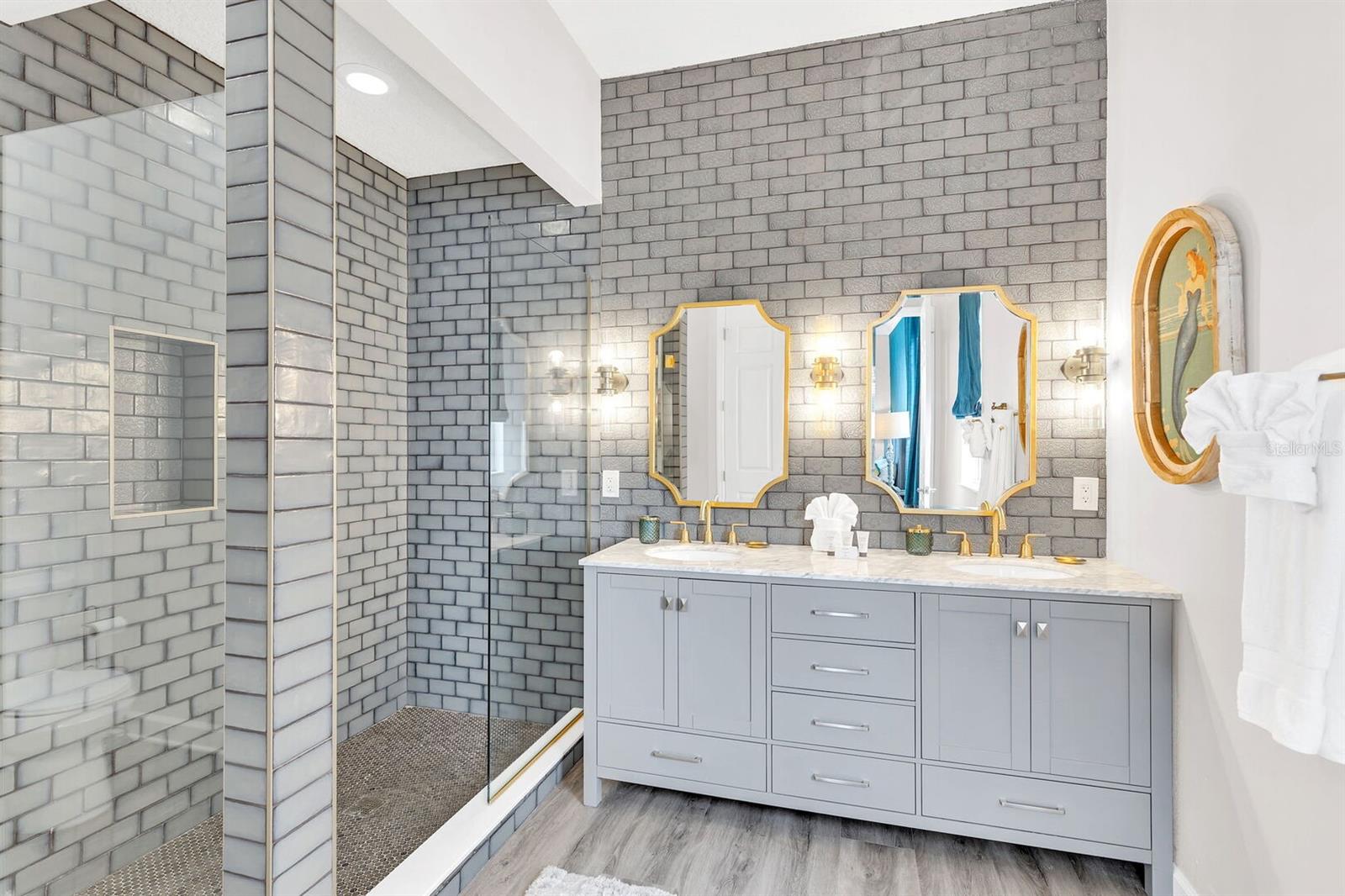 Image 19 of 66 For 1427 Fairview Circle